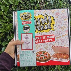 NWT MGA's Miniverse Make It Mini Pizza